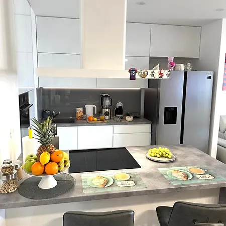 Seaside Haven Apartment Split
