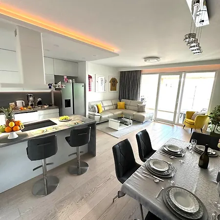 Seaside Haven Apartment *