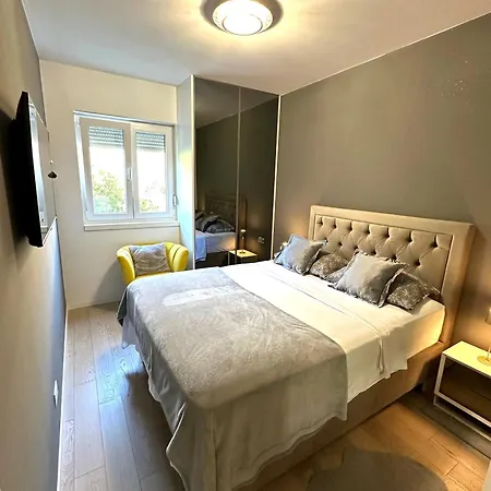 Seaside Haven Apartment *