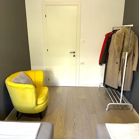 Seaside Haven Apartment Split