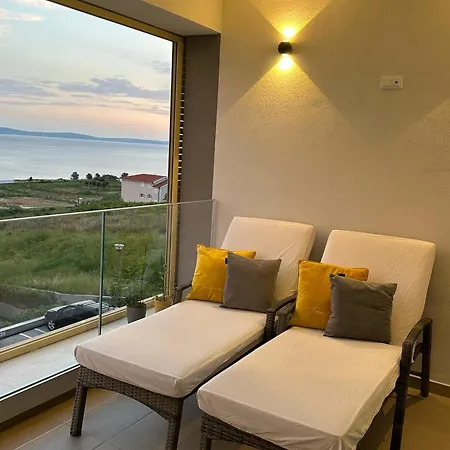 Seaside Haven * Split