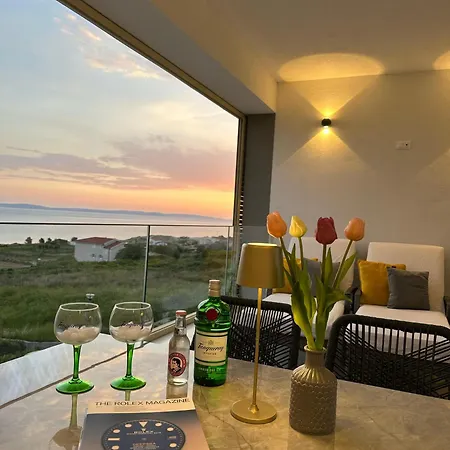 Seaside Haven Apartment