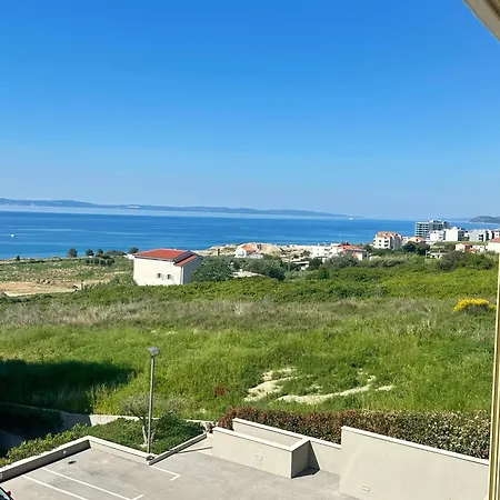 Seaside Haven Split