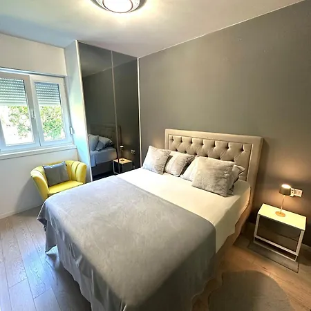Seaside Haven Split