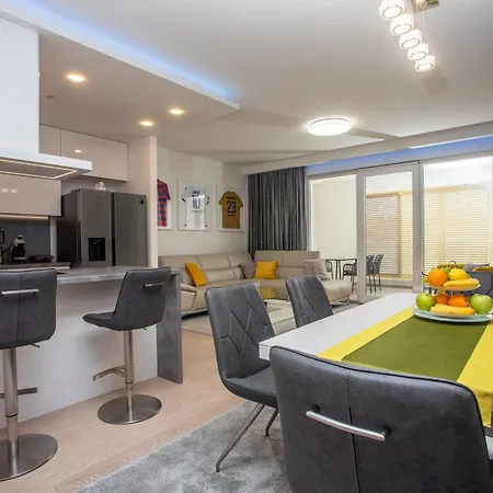 Seaside Haven * Split