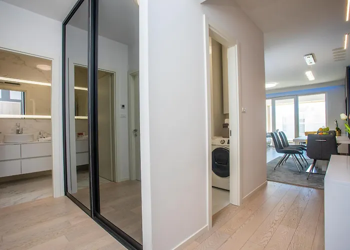 Seaside Haven Split