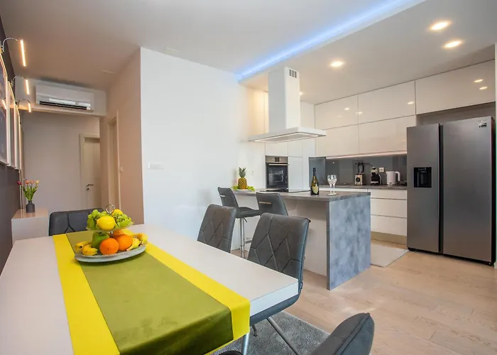 Seaside Haven Apartman *