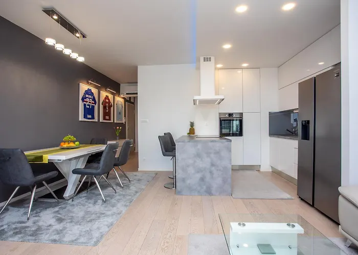 Seaside Haven Apartman *