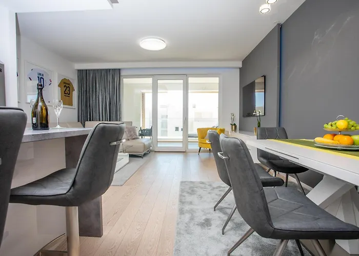 Seaside Haven Apartman *