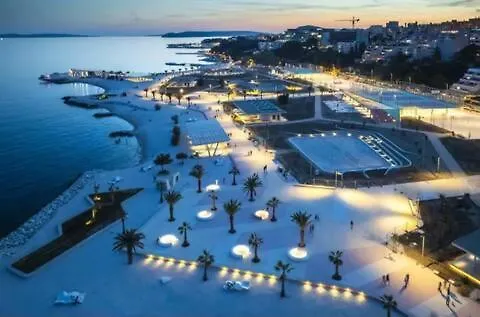 Seaside Haven Apartman *